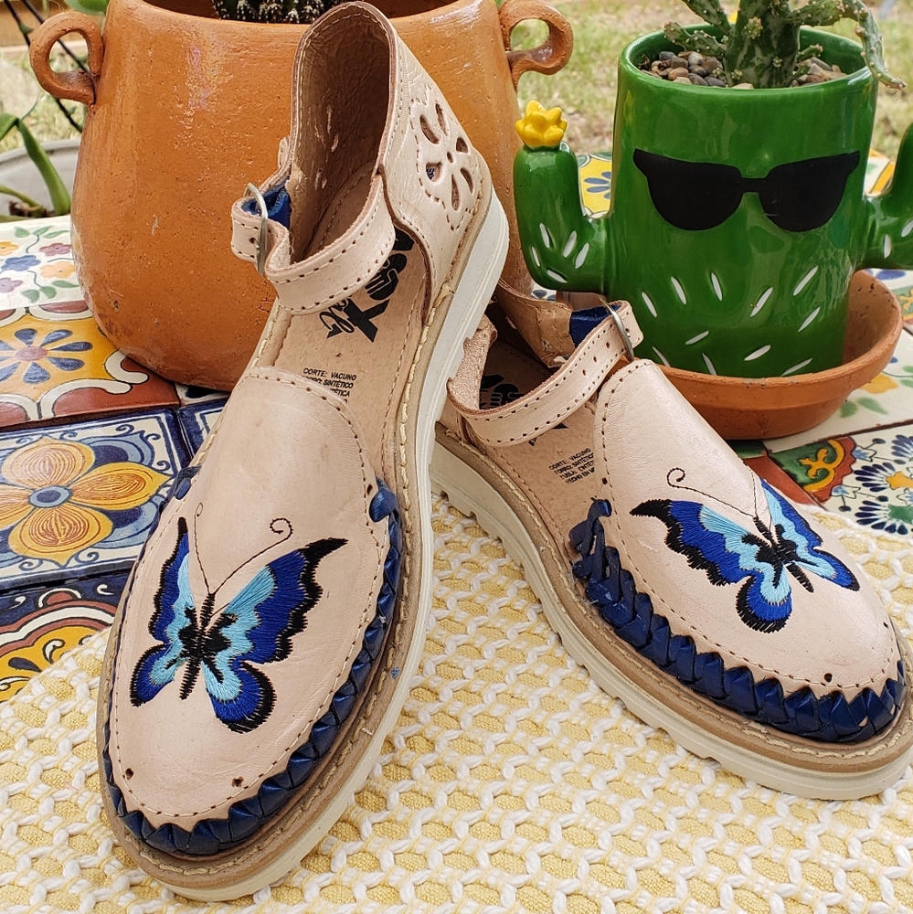 Mexico Artesanal Handmade Leather Butterfly Sandals Size 6